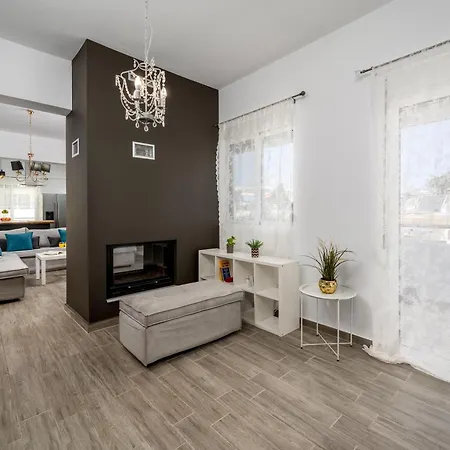 Emerald Apartment