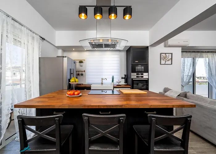 Emerald * Rhodes City